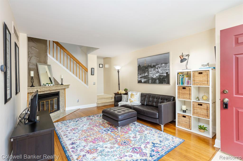 22353 Peach Tree Novi, MI 48375 - Photo 8 of 35