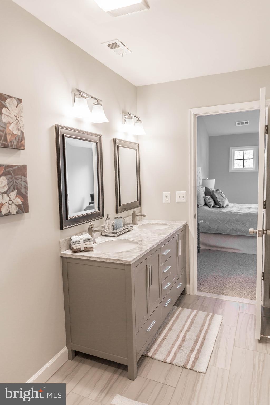 11411 Hollow Timber Way Reston, VA 20194 - Photo 21 of 30 Bath (Master)