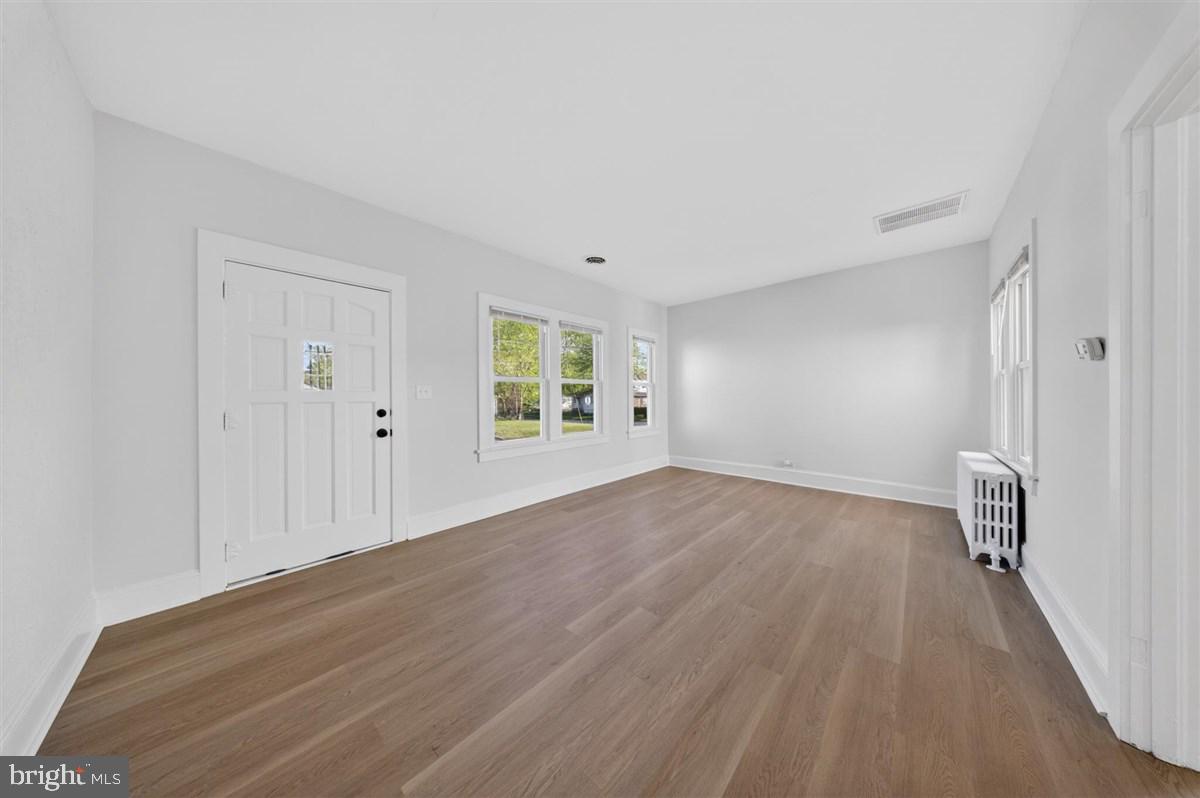 615 13th Street New Castle, DE 19720 - Photo 3 of 31