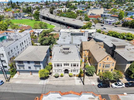$1,495,000 | 647 Beacon Street, Oakland, CA 94610