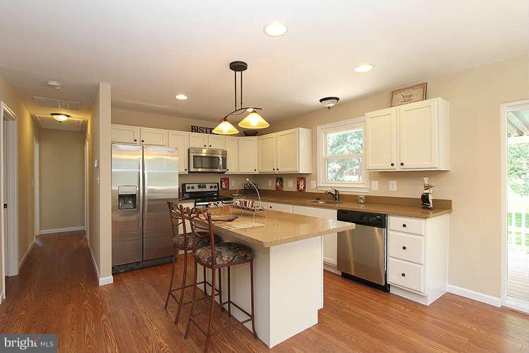 1193 Hampton Road Annapolis, MD 21409 - Photo 3 of 30 Kitchen