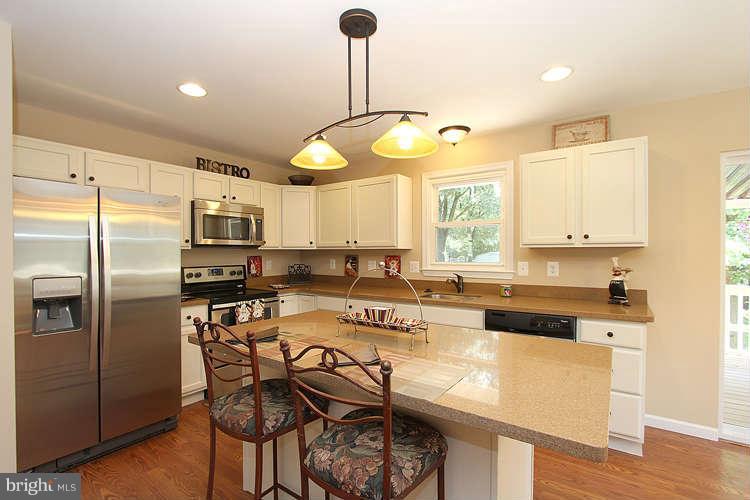 1193 Hampton Road Annapolis, MD 21409 - Photo 4 of 30 Kitchen