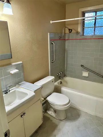 $1,200 | 1411 Indiana Street, Unit 2, Houston, TX 77006