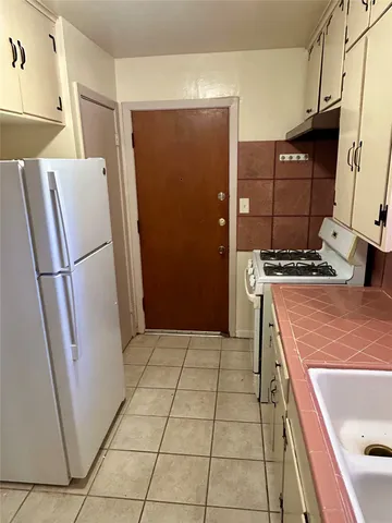 $1,200 | 1411 Indiana Street, Unit 2, Houston, TX 77006