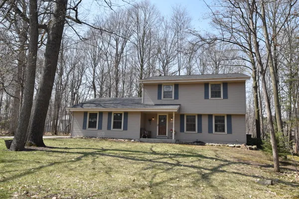 $464,900 | W197-n16455 Hawthorn Circle, Jackson, WI 53037