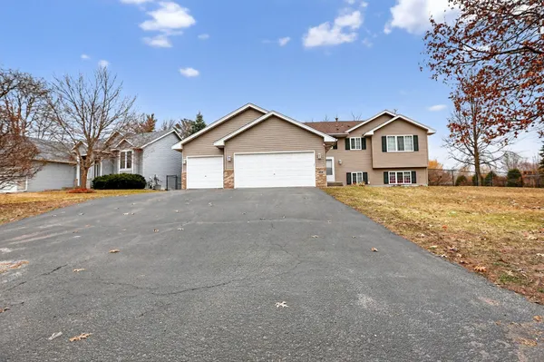 $460,000 | 696 79th Street West, Lino Lakes, MN 55014