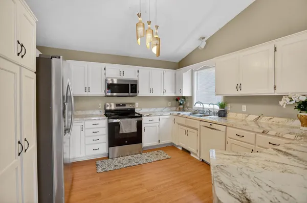 $460,000 | 696 79th Street West, Lino Lakes, MN 55014