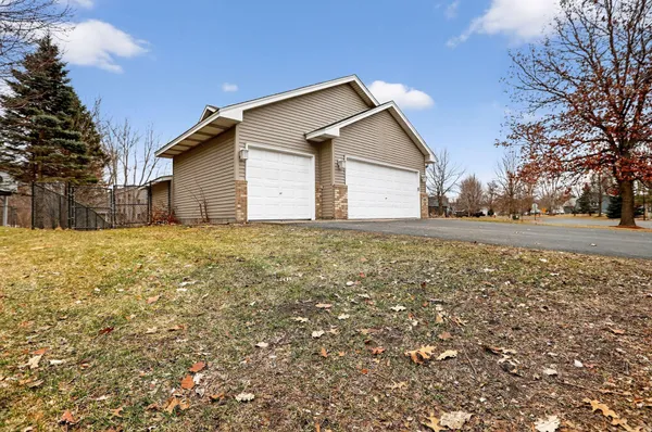 $460,000 | 696 79th Street West, Lino Lakes, MN 55014