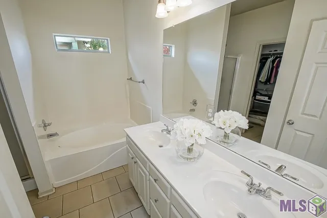 $2,100 | 40326 Creekway Cove Court, Gonzales, LA 70737