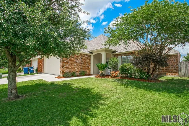 $2,100 | 40326 Creekway Cove Court, Gonzales, LA 70737