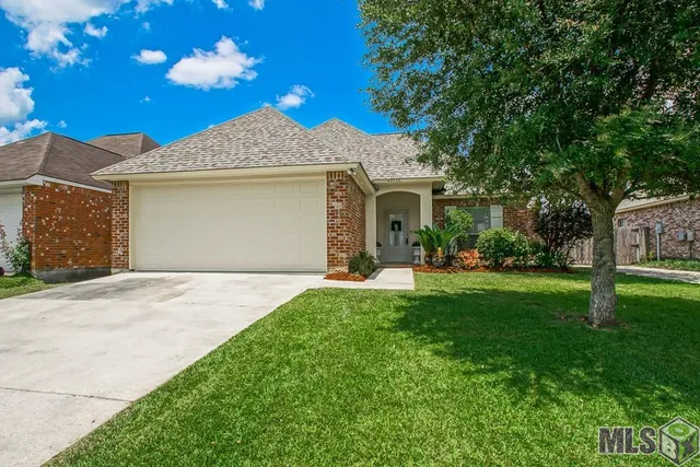 $2,100 | 40326 Creekway Cove Court, Gonzales, LA 70737