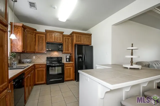 $2,100 | 40326 Creekway Cove Court, Gonzales, LA 70737