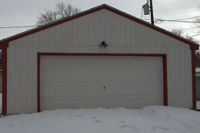 25 Marnel Road Montgomery, IL 60538 - Photo 17 of 22 a close up of a shower
