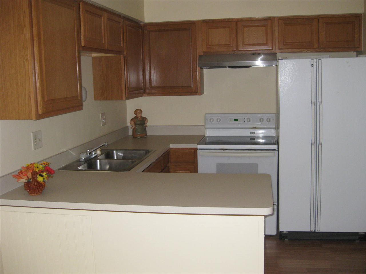 24690 Chalkfarms Warren, MI 48091 - Photo 2 of 30 31269677-1.JPG