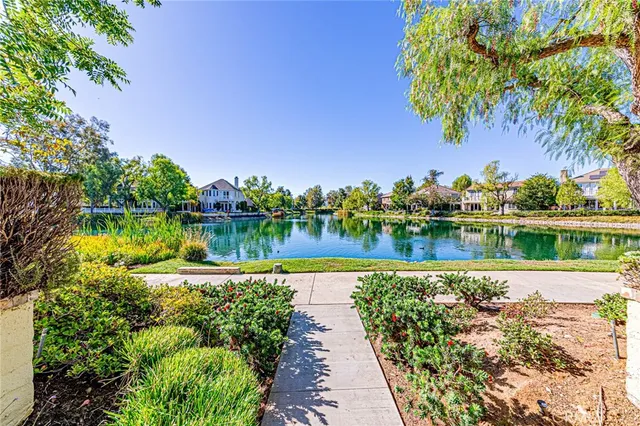 $1,098,000 | 27104 Breakers Cove, Valencia, CA 91355