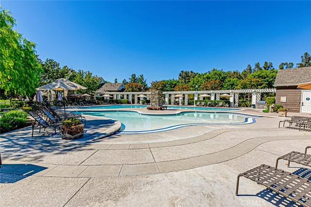 $1,098,000 | 27104 Breakers Cove, Valencia, CA 91355