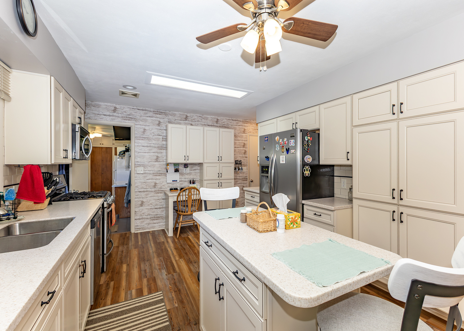 17028 Hubbard Road East Moline, IL 61244 - Photo 8 of 37