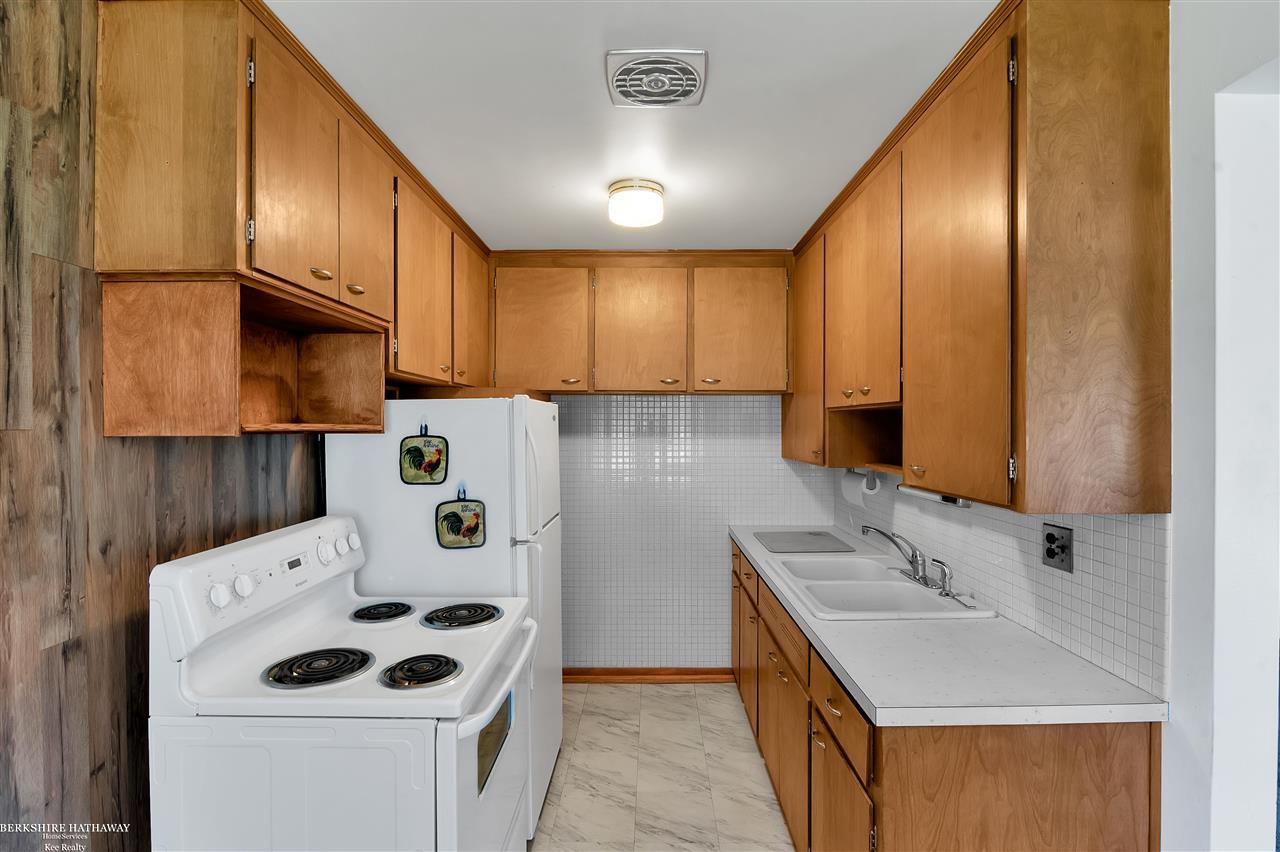 24301 Kelly Road, Unit 114 Eastpointe, MI 48021 - Photo 10 of 22