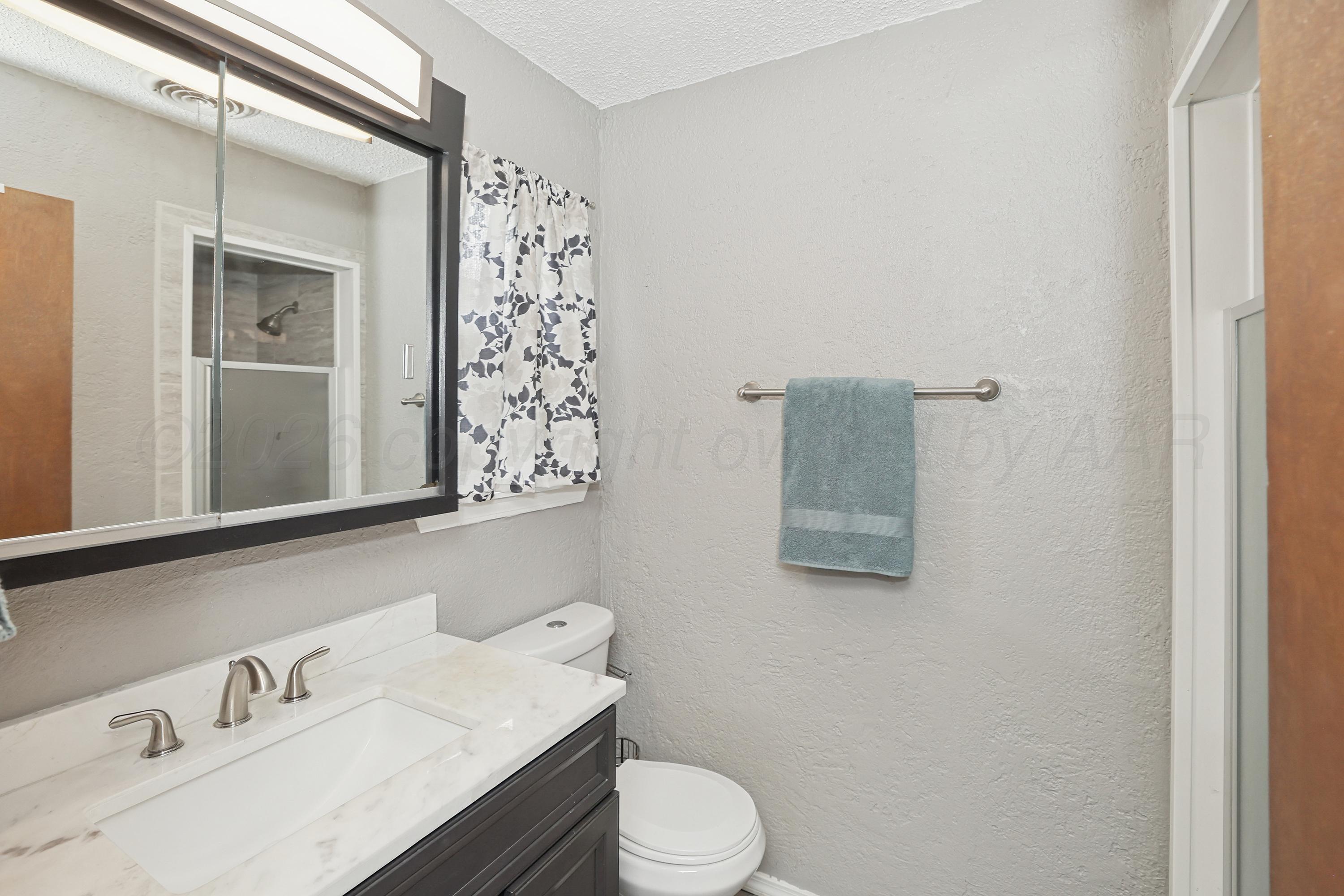 5316 Capulin Lane Amarillo, TX 79110 - Photo 12 of 25 12-Primary Bath