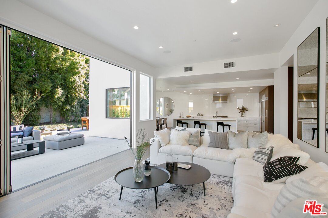 5327 Dobson Way Culver City, CA 90230 - Photo 14 of 40