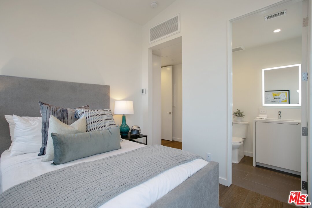 5327 Dobson Way Culver City, CA 90230 - Photo 25 of 40