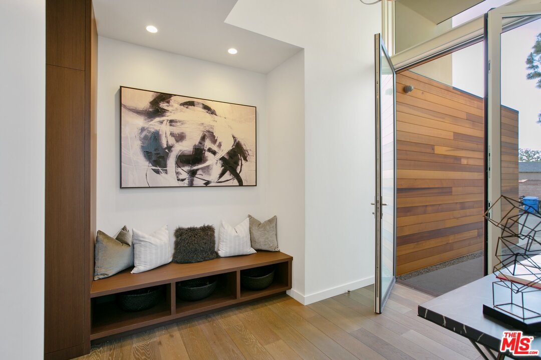 5327 Dobson Way Culver City, CA 90230 - Photo 5 of 40