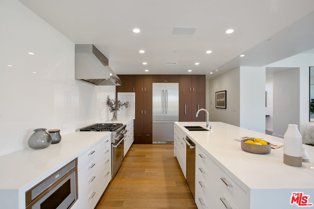 5327 Dobson Way Culver City, CA 90230 - Photo 10 of 40