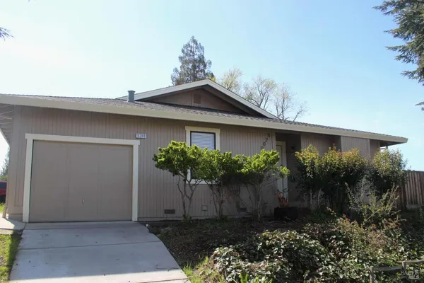 $2,850 | 5200 Piedmont Drive, Santa Rosa, CA 95409