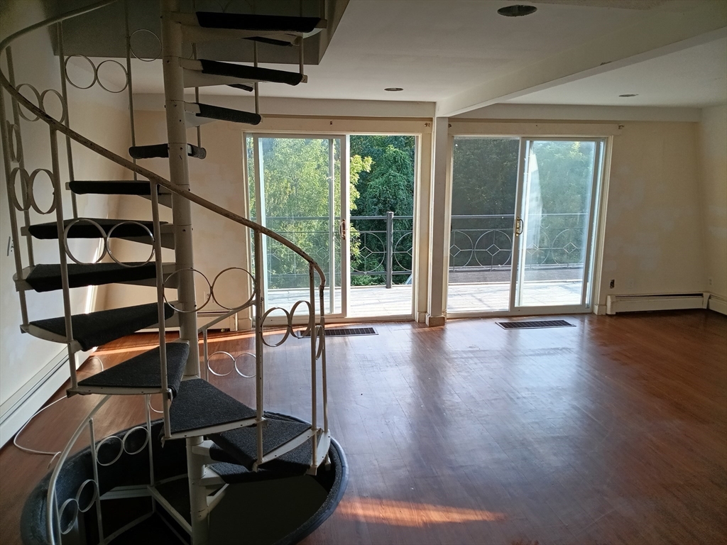 44 Valley Road Lynn, MA 01902 - Photo 8 of 26 Gallery Image 8