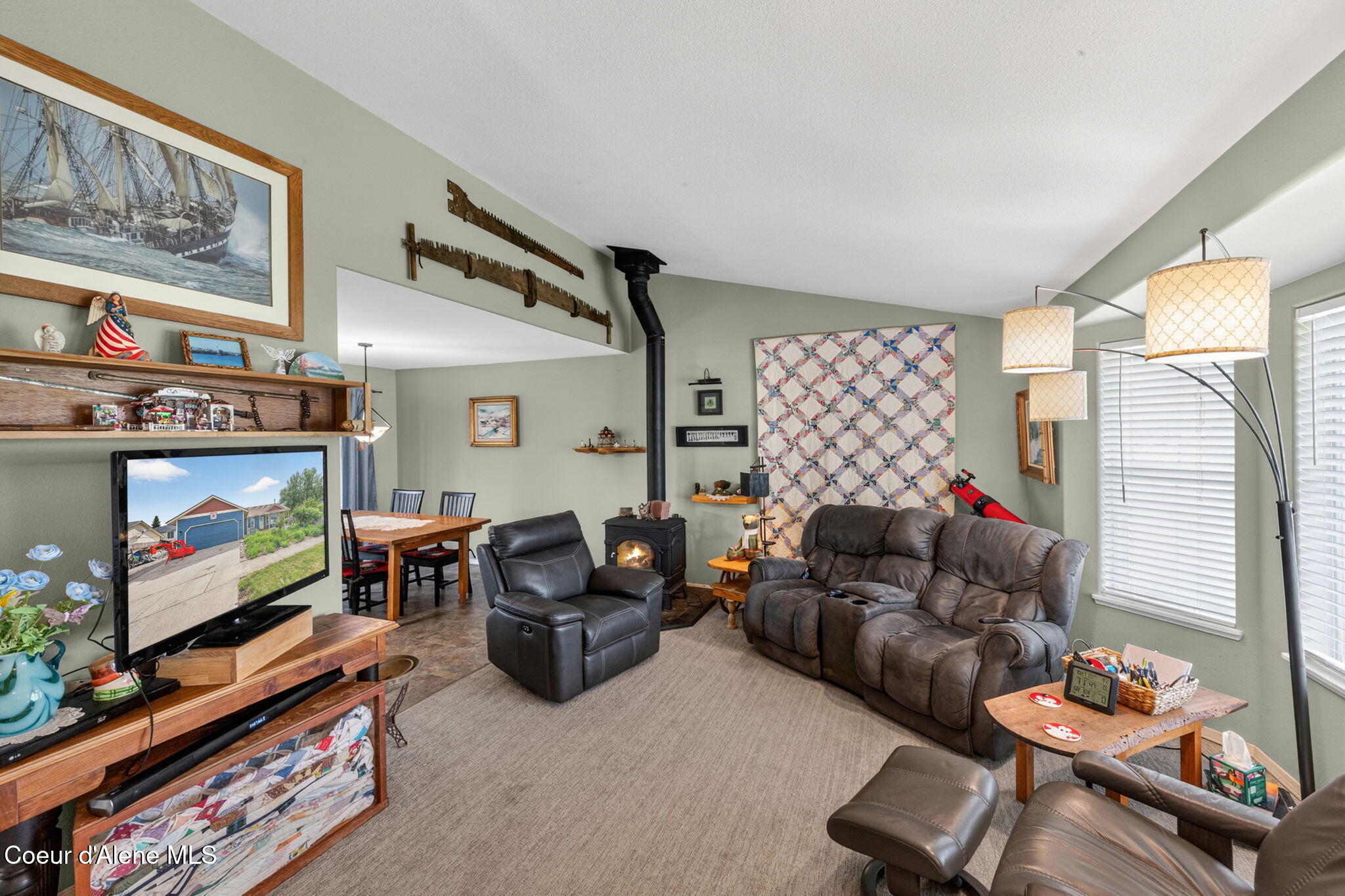 701 South Pleasant View Road Post Falls, ID 83854 - Photo 5 of 30 Living Room