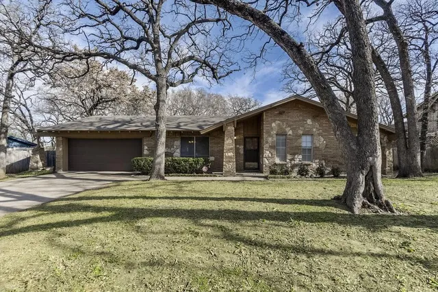 $295,000 | 807 North Bowen Road, Arlington, TX 76012