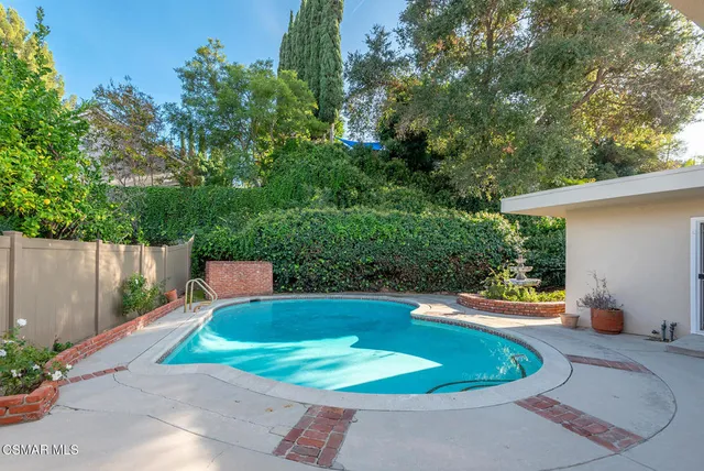$1,899,000 | 16138 Meadowcrest Road, Sherman Oaks, CA 91403