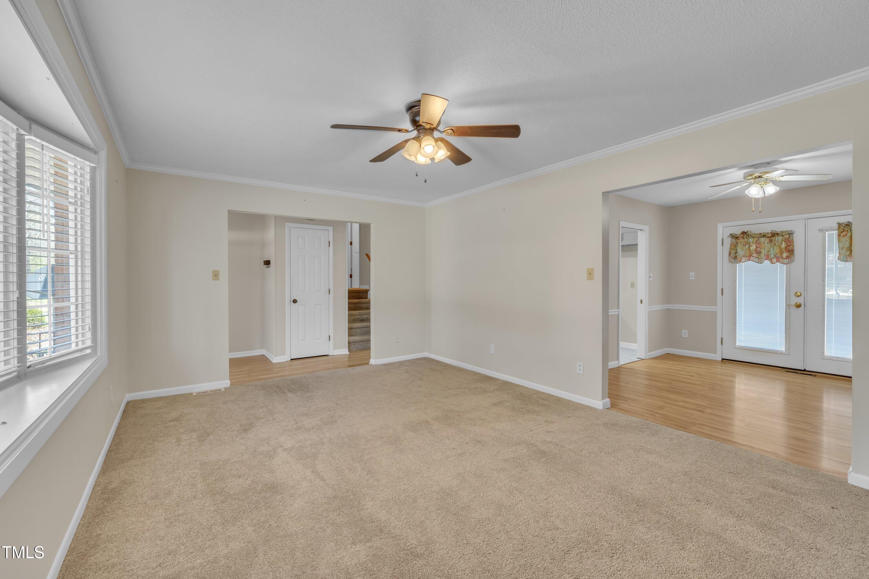 215 Longview Drive Smithfield, NC 27577 - Photo 10 of 45 Living Room / Dining