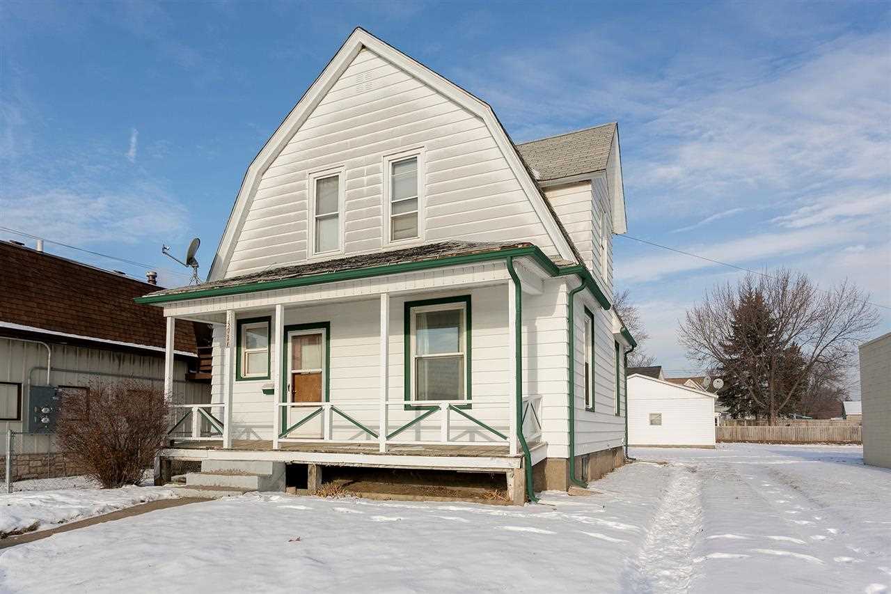 3026 Rockingham Road Davenport, IA 52802 - Photo 1 of 15 Gallery Image 1