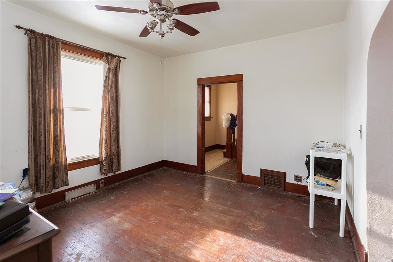 3026 Rockingham Road Davenport, IA 52802 - Photo 4 of 15 Gallery Image 4