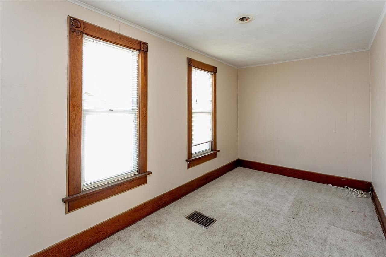 3026 Rockingham Road Davenport, IA 52802 - Photo 10 of 15 Gallery Image 10