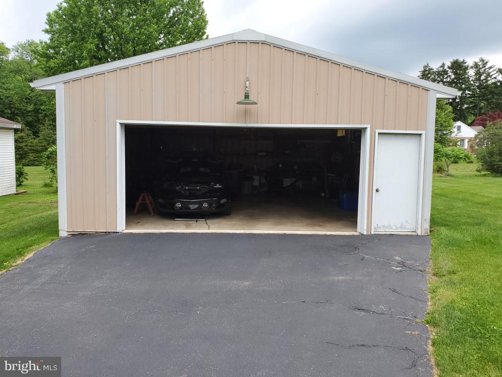 2311 Loucks Road York, PA 17408 - Photo 29 of 46 Gallery Image 29