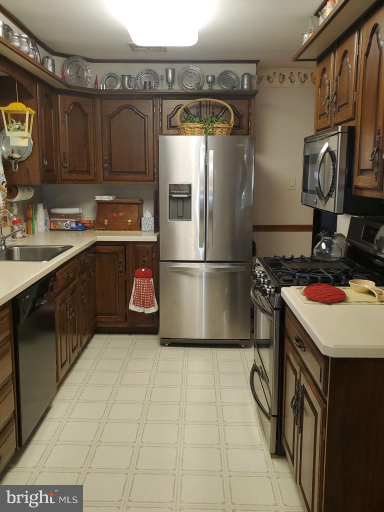 2311 Loucks Road York, PA 17408 - Photo 7 of 46 Gallery Image 7