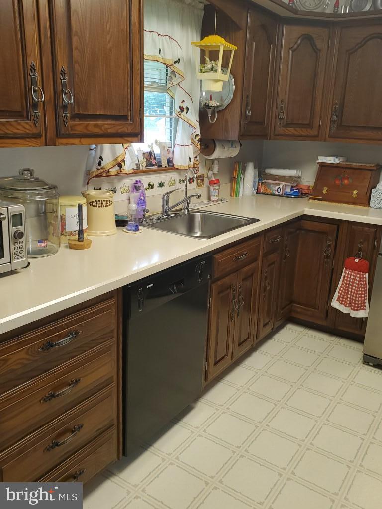 2311 Loucks Road York, PA 17408 - Photo 8 of 46 Gallery Image 8