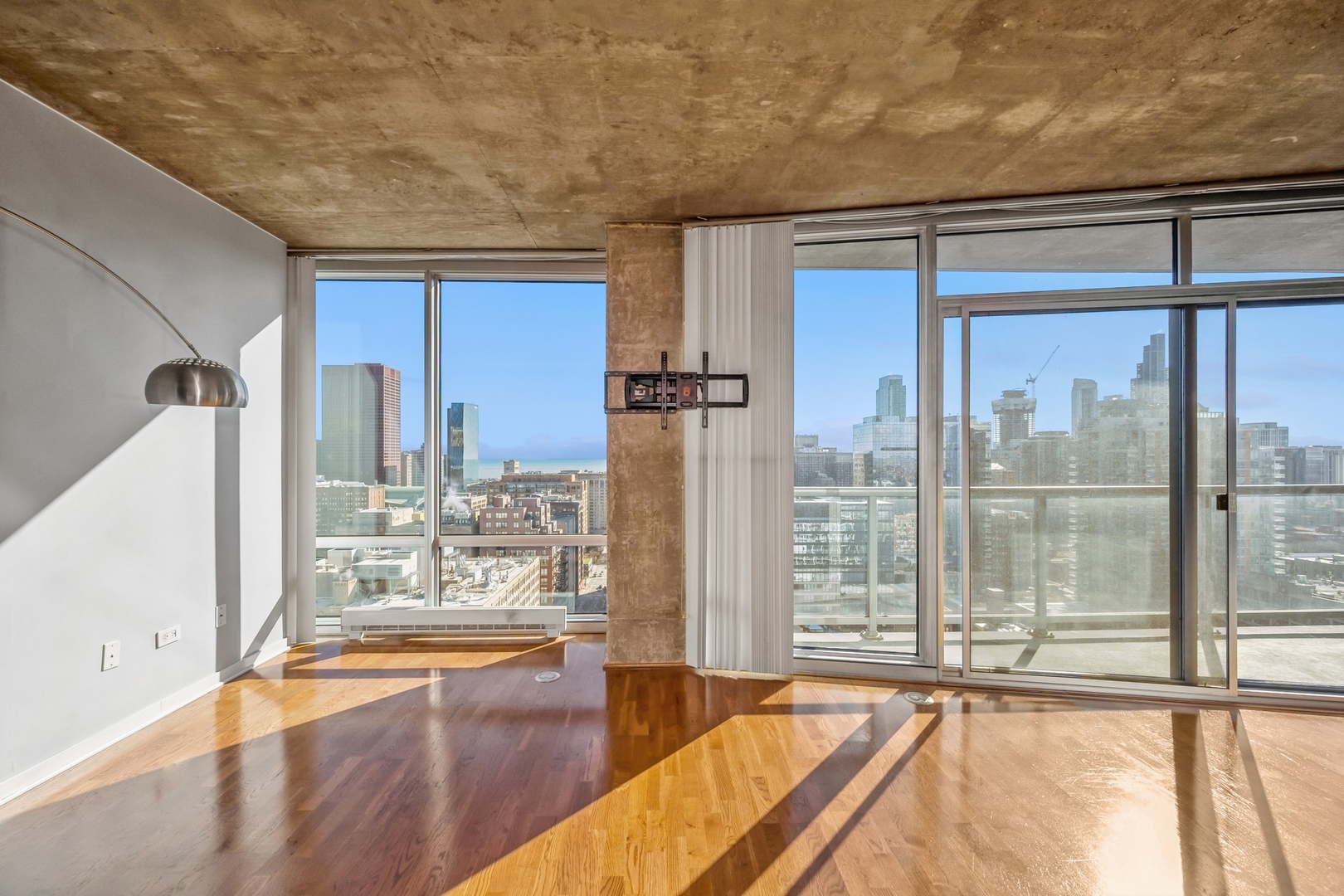 611 South Wells Street, Unit 2701 Chicago, IL 60607 - Photo 3 of 10