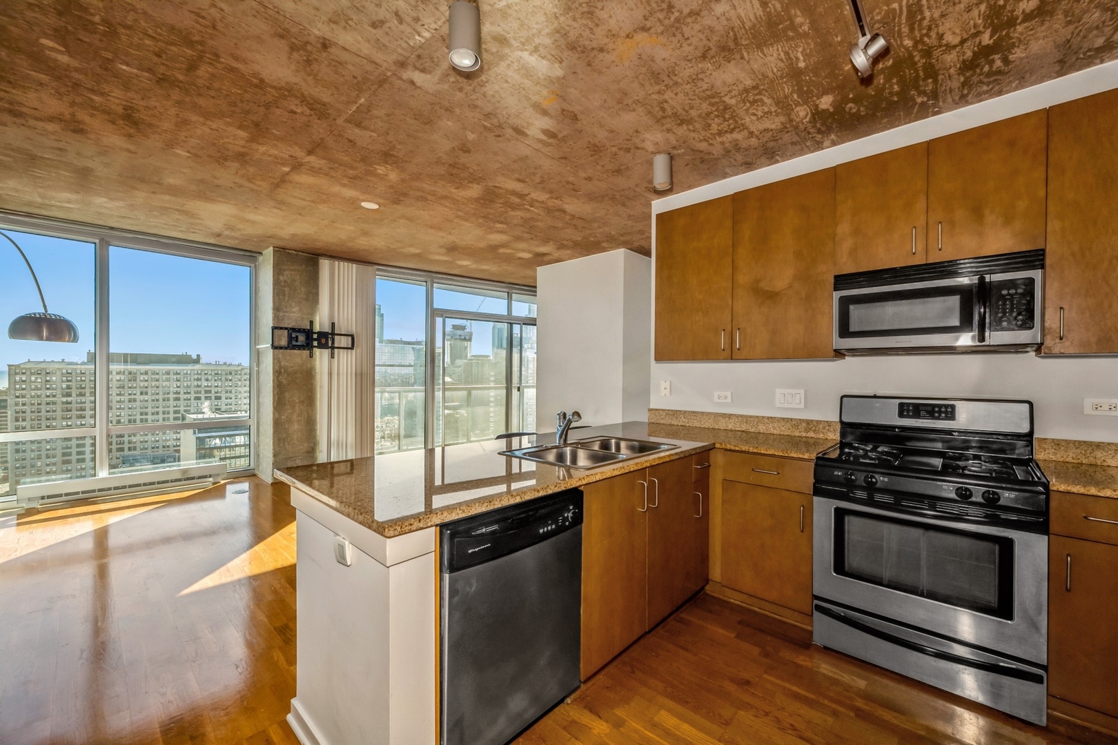 611 South Wells Street, Unit 2701 Chicago, IL 60607 - Photo 5 of 10