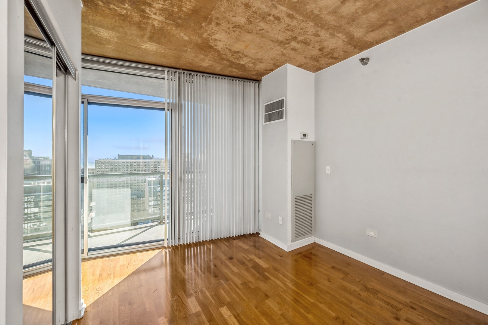 611 South Wells Street, Unit 2701 Chicago, IL 60607 - Photo 6 of 10