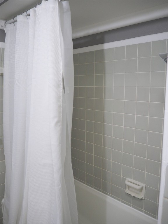 1010 Deforrest Street Corpus Christi, TX 78404 - Photo 11 of 22 a bathroom with a shower