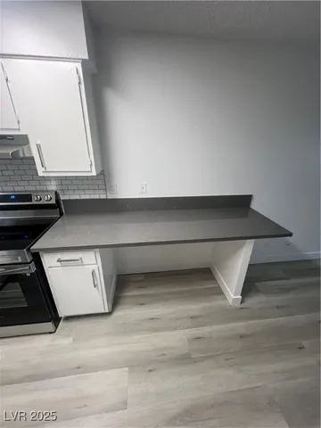 $895 | 797 East Harmon Avenue, Unit 7, Las Vegas, NV 89119