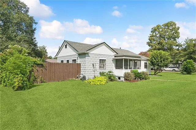 $224,500 | 225 St Rose Avenue, St. Rose, LA 70087