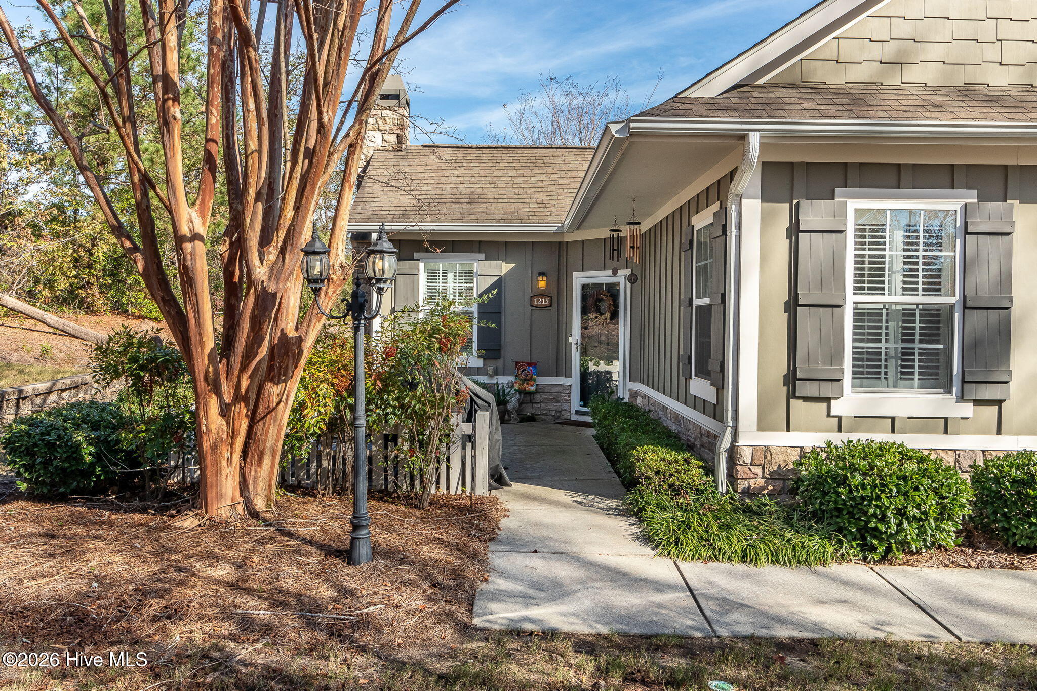 5-web-or-mls-1215 BROOKSTONE WAY ©-5345