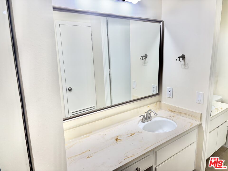 6526 Ocean Crest Drive, Unit 102 Rancho Palos Verdes, CA 90275 - Photo 12 of 21