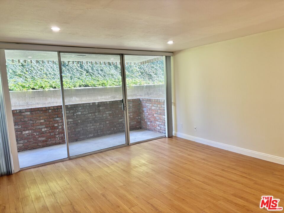 6526 Ocean Crest Drive, Unit 102 Rancho Palos Verdes, CA 90275 - Photo 5 of 21