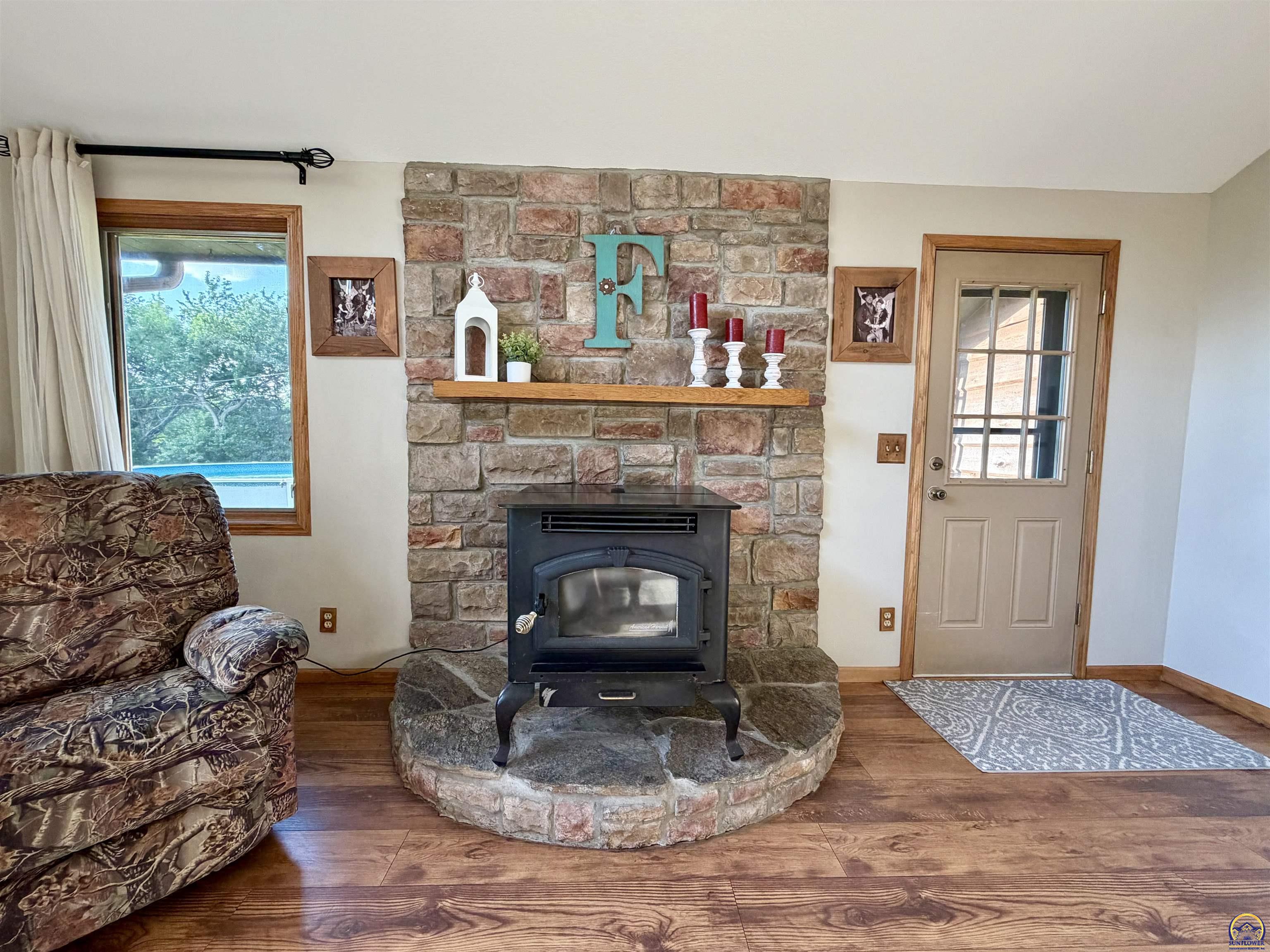 7030 Northwest Valencia Road Silver Lake, KS 66539 - Photo 10 of 34