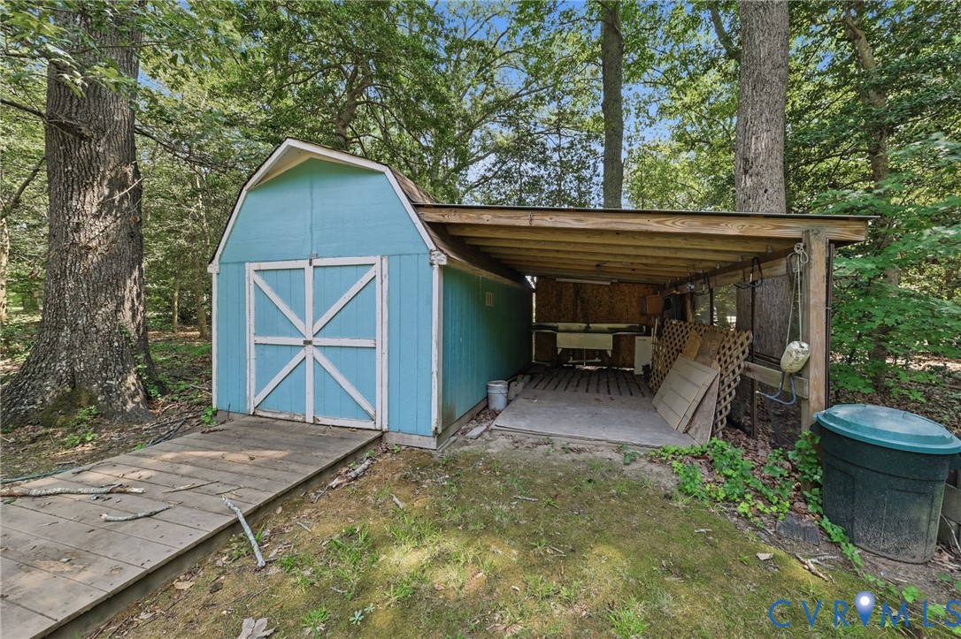 517 Crittenden Road Deltaville, VA 23043 - Photo 6 of 42